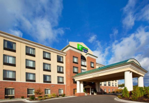 Holiday Inn Express Hotel & Suites Detroit-Utica, an IHG Hotel